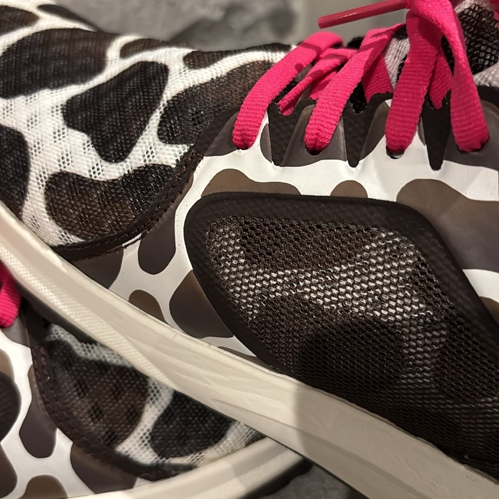 Ariat Fuse Cow Print Lightweight EVA midsole mesh & synthetic upper, rubber sole - Picture 3 of 9